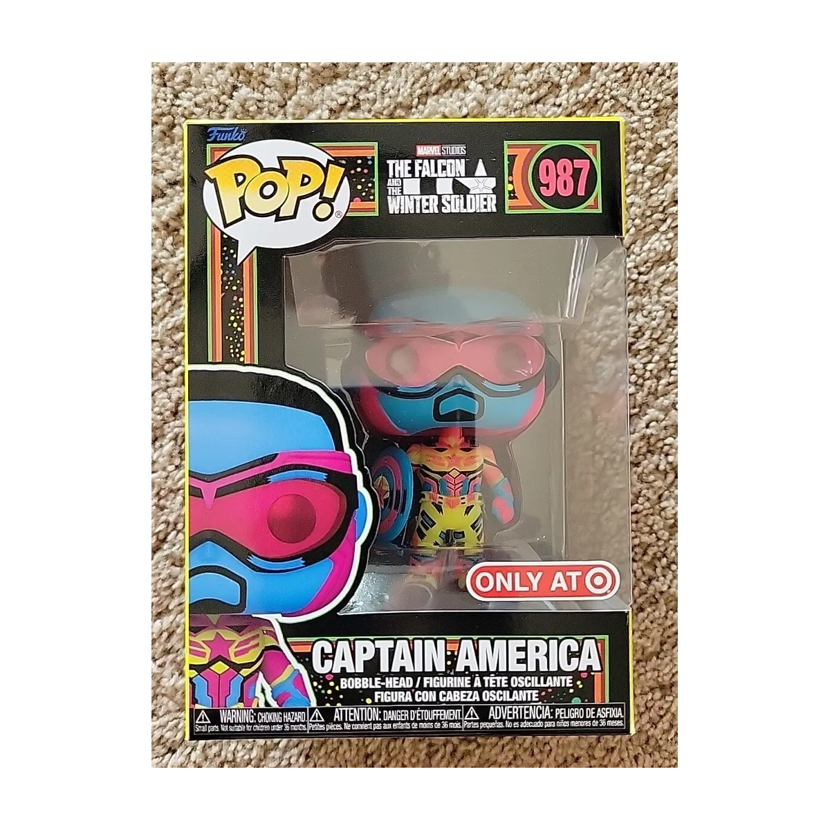Funko POP! Captain America (Black Light) n. 987